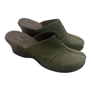 Clarks Women's Olive Green suede Wedge Mules - 8.5
